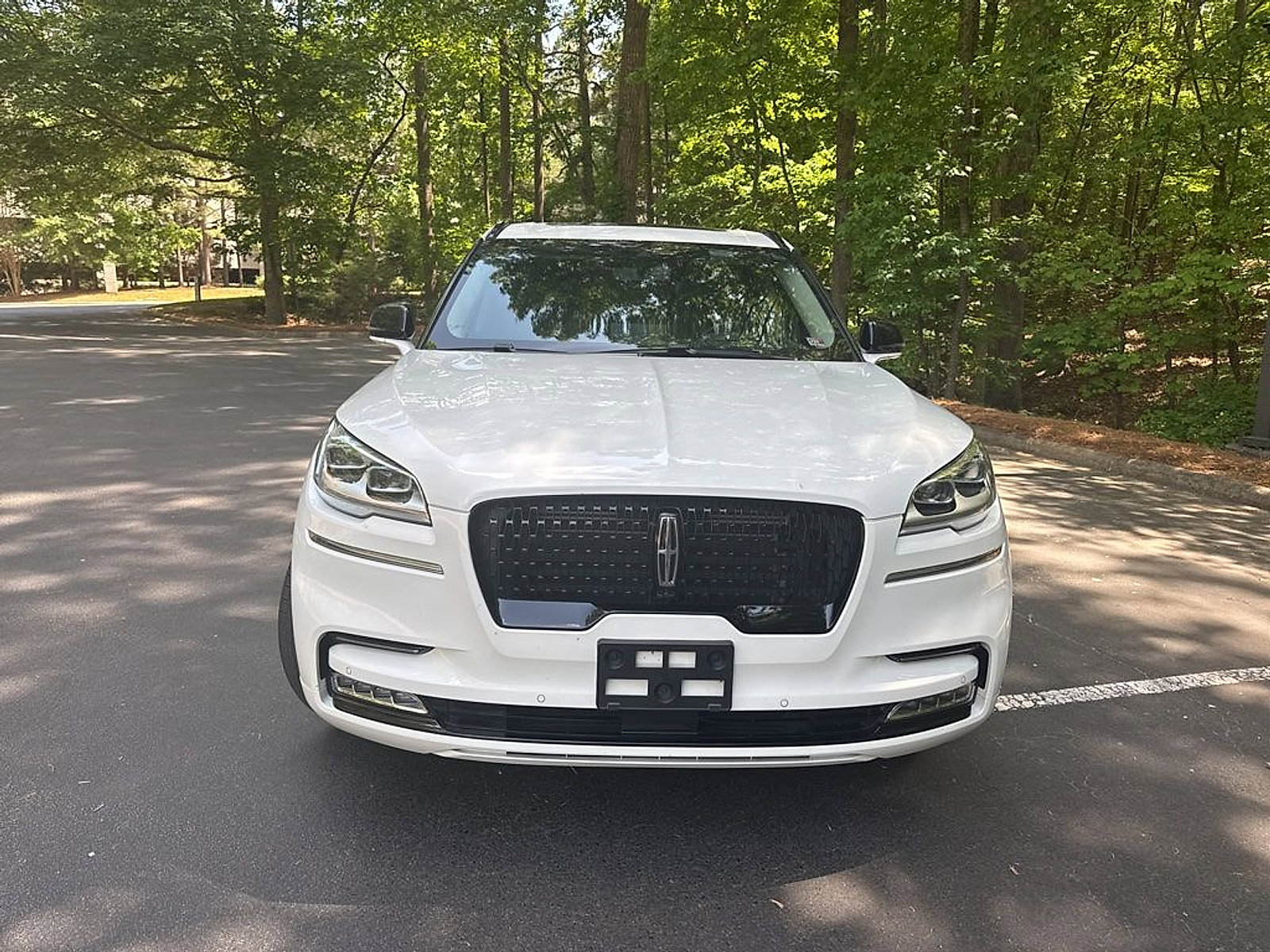 Used 2023 Lincoln Aviator Reserve w/ Equipment Group 201A AWD/4WD image 2