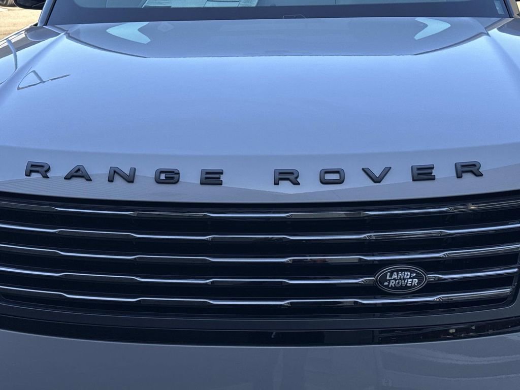 New 2026 Land Rover Range Rover SV image 9