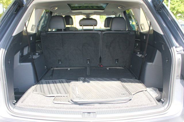 Used 2022 Volkswagen Atlas SEL Premium image 9