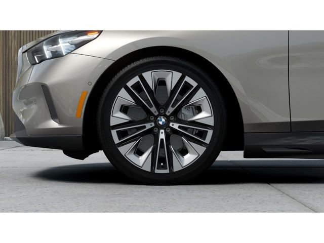 New 2026 BMW i5 eDrive40 w/ Premium Package image 7
