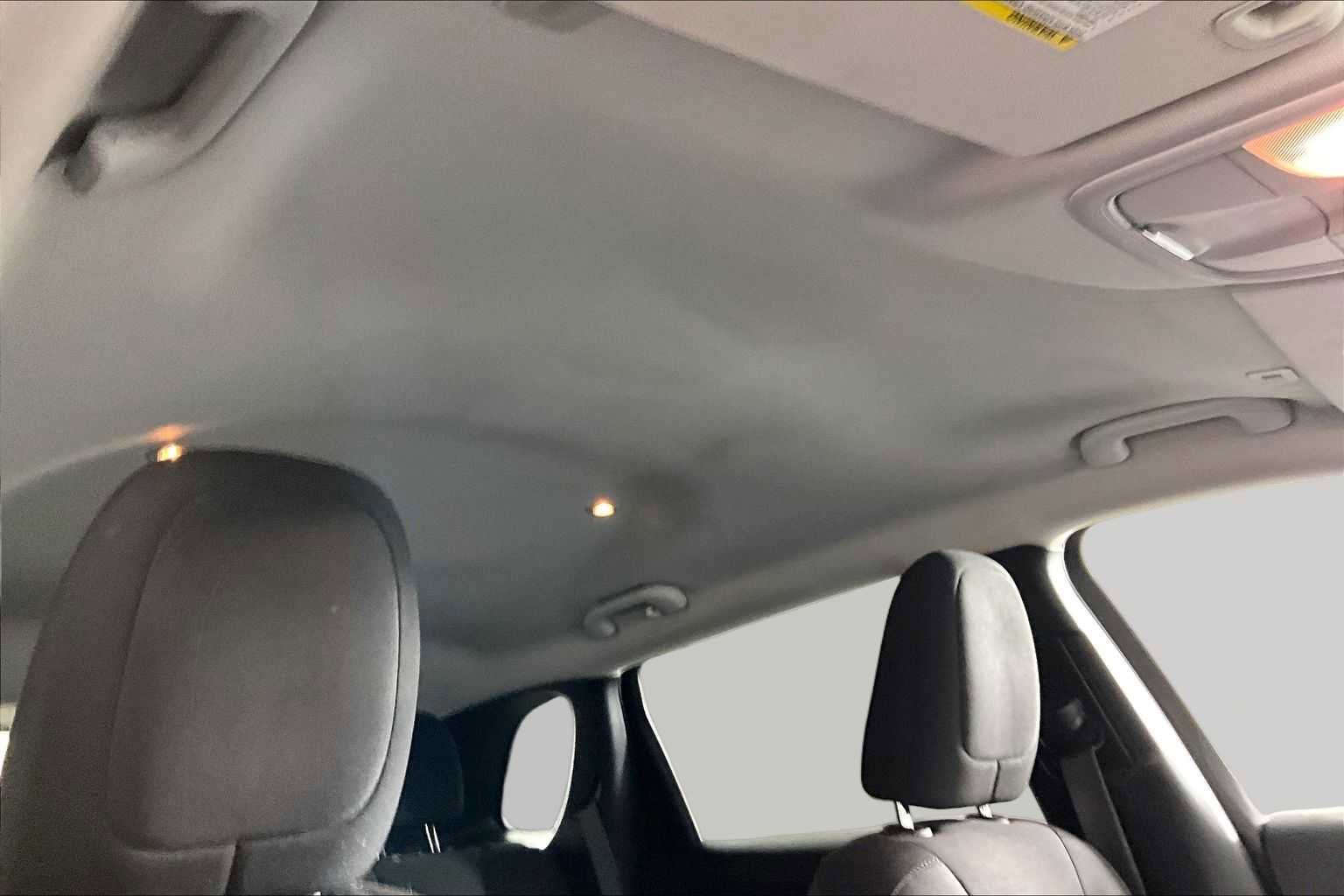 Used 2019 Jeep Cherokee Latitude w/ Popular Appearance Group FWD image 14