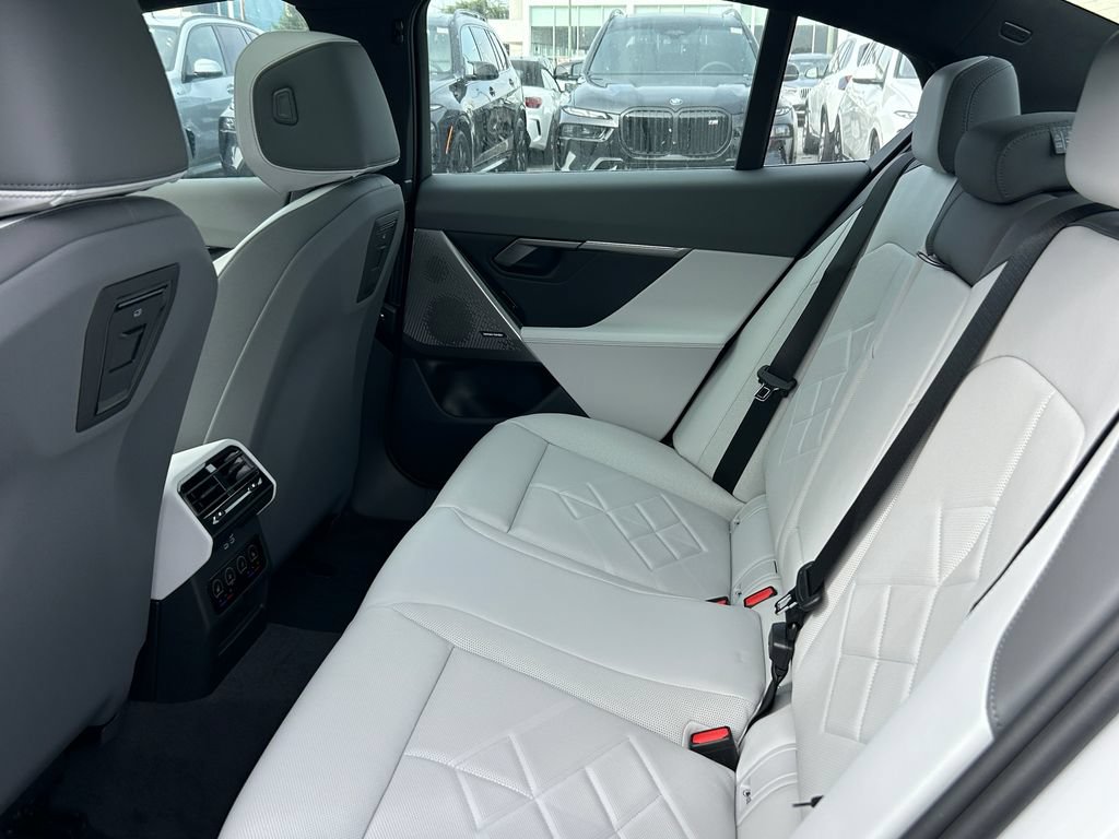 New 2027 BMW 550e xDrive w/ Premium Package AWD/4WD image 30