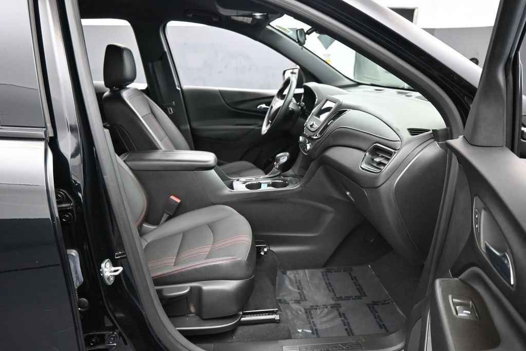 Used 2023 Chevrolet Equinox RS FWD image 39