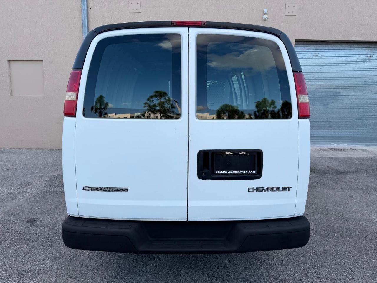 Used 2005 Chevrolet Express 2500 2500 135 WB RWD image 8