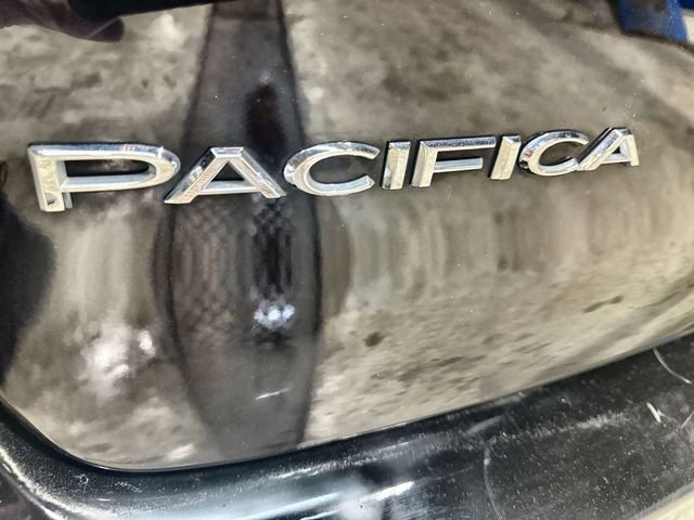 Used 2024 Chrysler Pacifica Touring-L FWD image 31