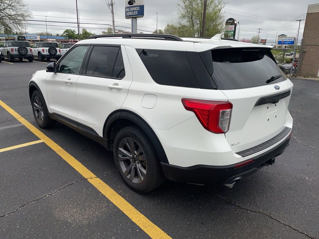 Used 2023 Ford Explorer XLT w/ Equipment Group 202A AWD/4WD image 8
