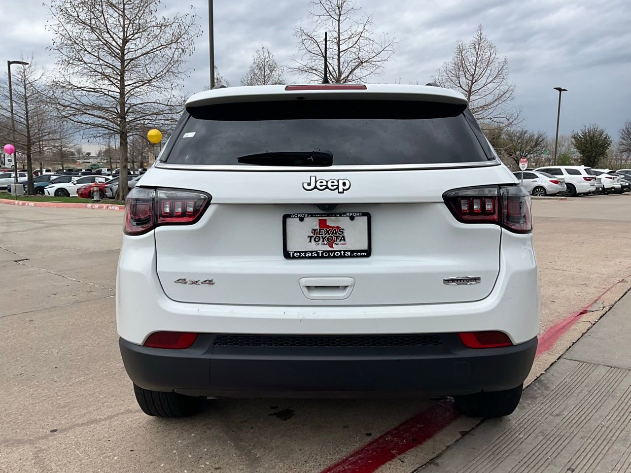 Used 2025 Jeep Compass Latitude AWD/4WD image 7