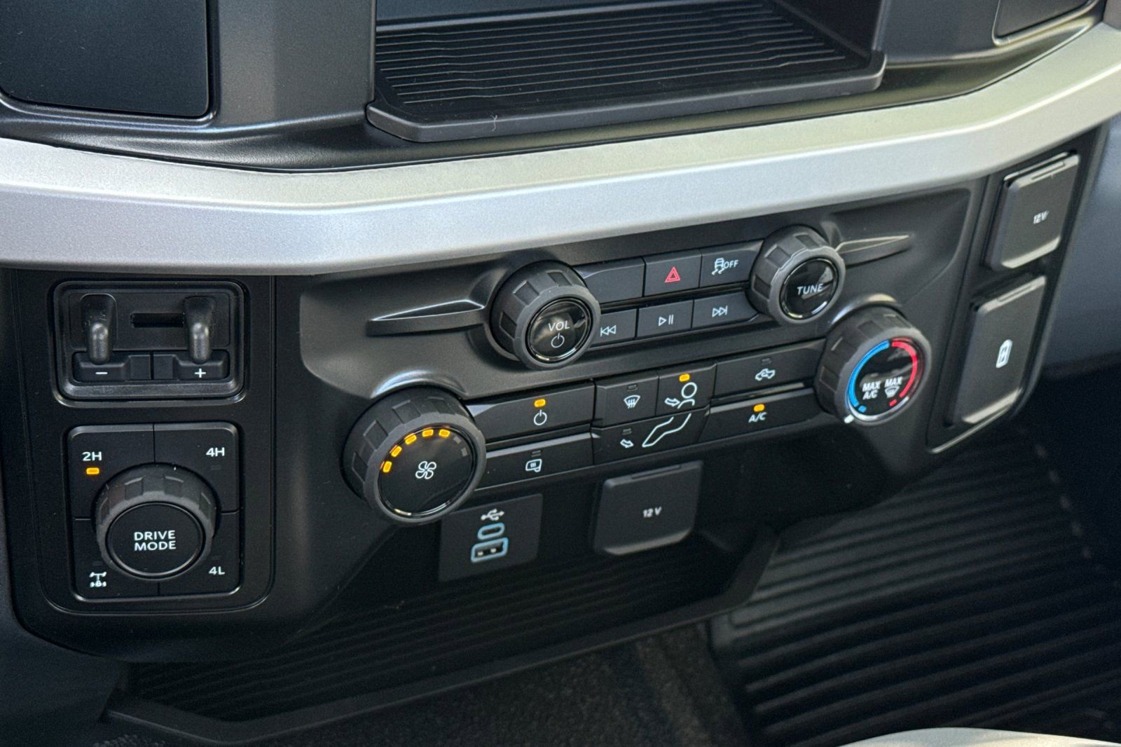New 2026 Ford F250 4x4 Regular Cab Super Duty image 21