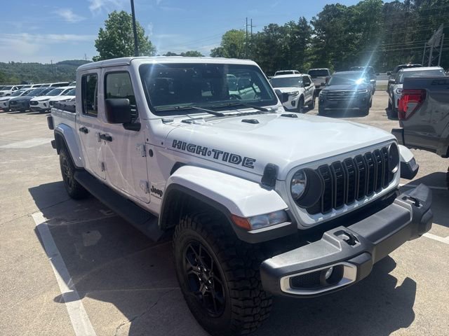 Used 2025 Jeep Gladiator Sport AWD/4WD image 3
