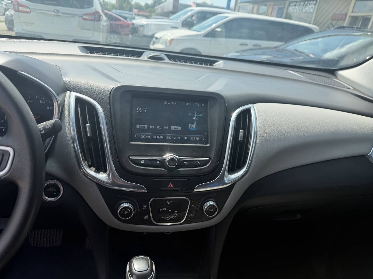 Used 2018 Chevrolet Equinox LS FWD image 26