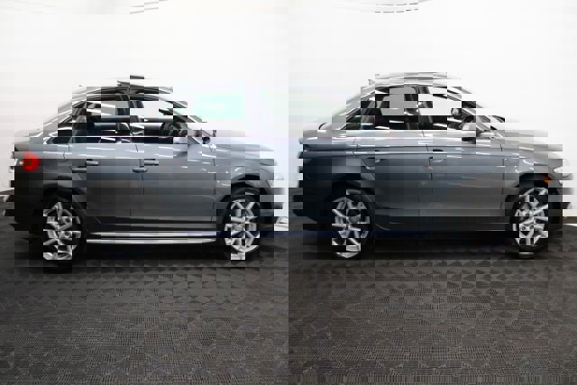 Used 2015 Audi A4 2.0T Premium Plus w/ Technology Package image 4