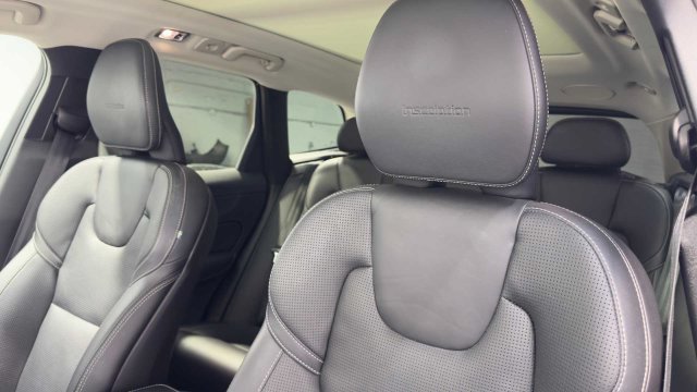 Used 2019 Volvo XC60 T5 Inscription w/ Protection Package AWD/4WD image 25