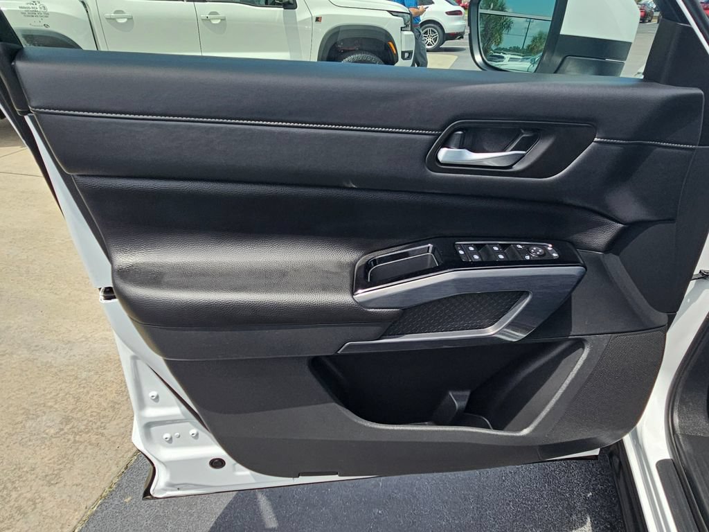 Certified 2025 Nissan Pathfinder SL AWD/4WD image 15