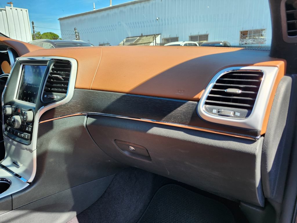 Used 2018 Jeep Grand Cherokee Summit w/ Platinum Series Group AWD/4WD image 16