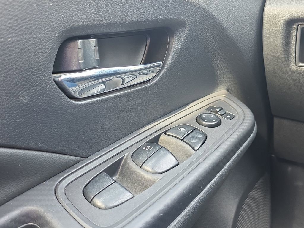 Used 2020 Nissan Versa SV image 11