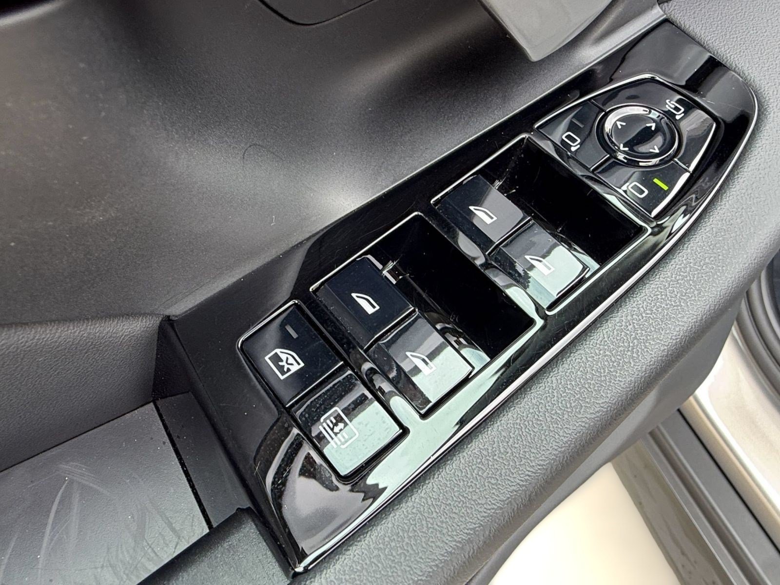 Used 2026 BMW 530i RWD image 25
