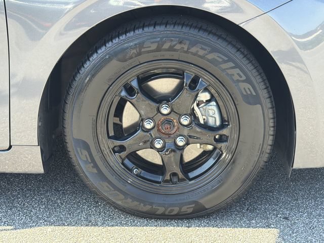 Used 2018 Hyundai Ioniq Blue FWD image 14