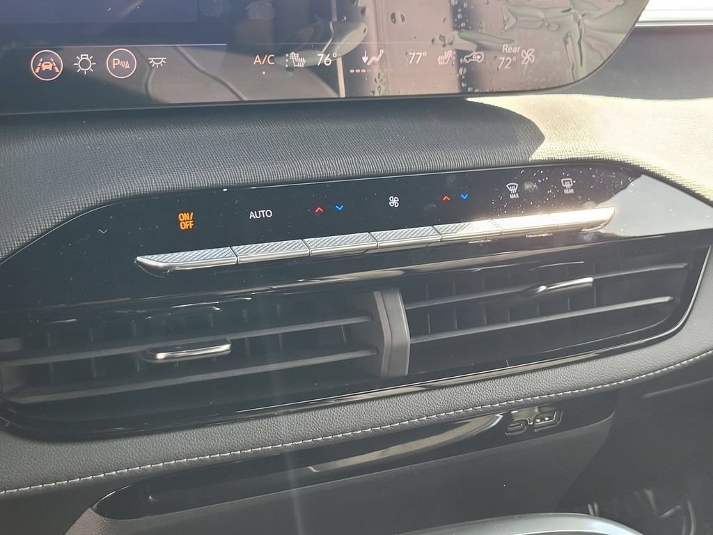 Used 2025 Buick Enclave Sport Touring FWD image 19