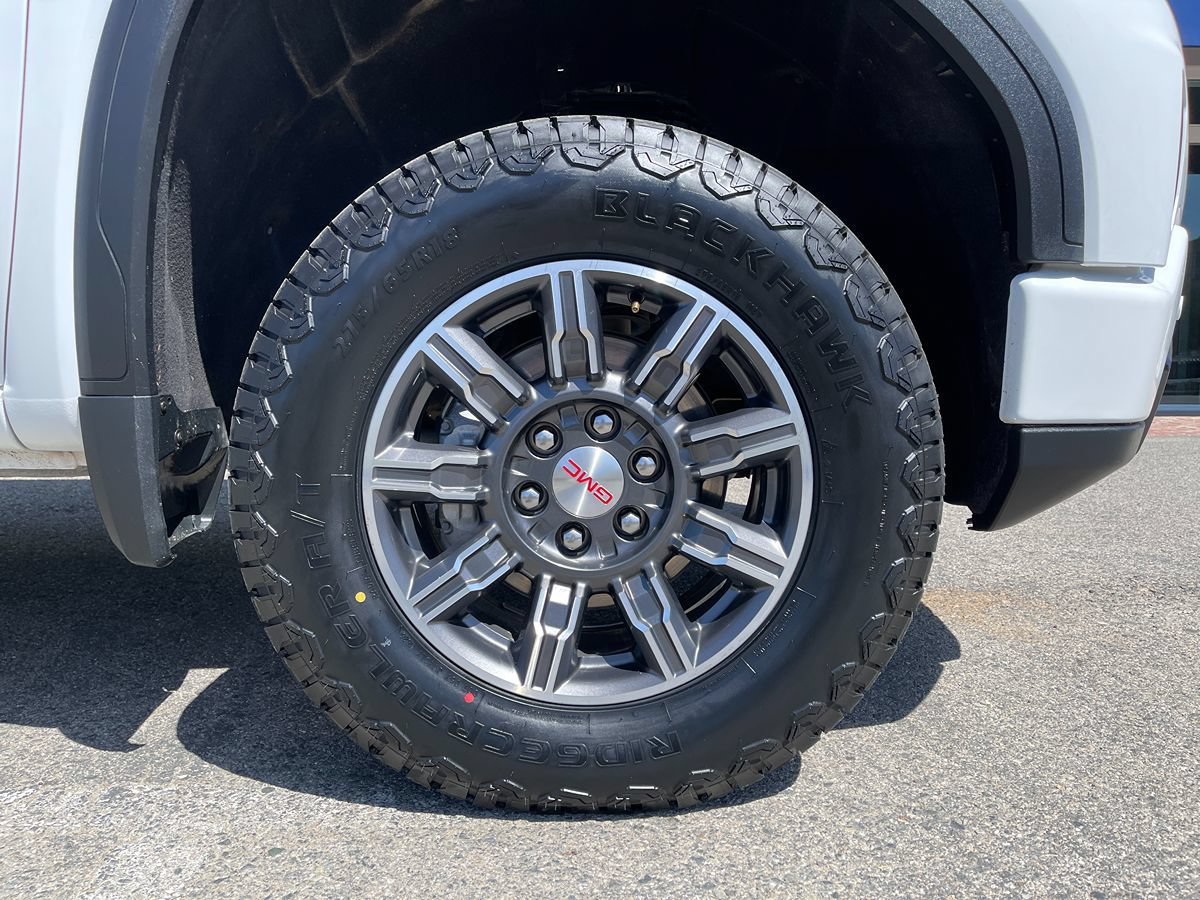 Used 2025 GMC Sierra 1500 AT4 AWD/4WD image 39