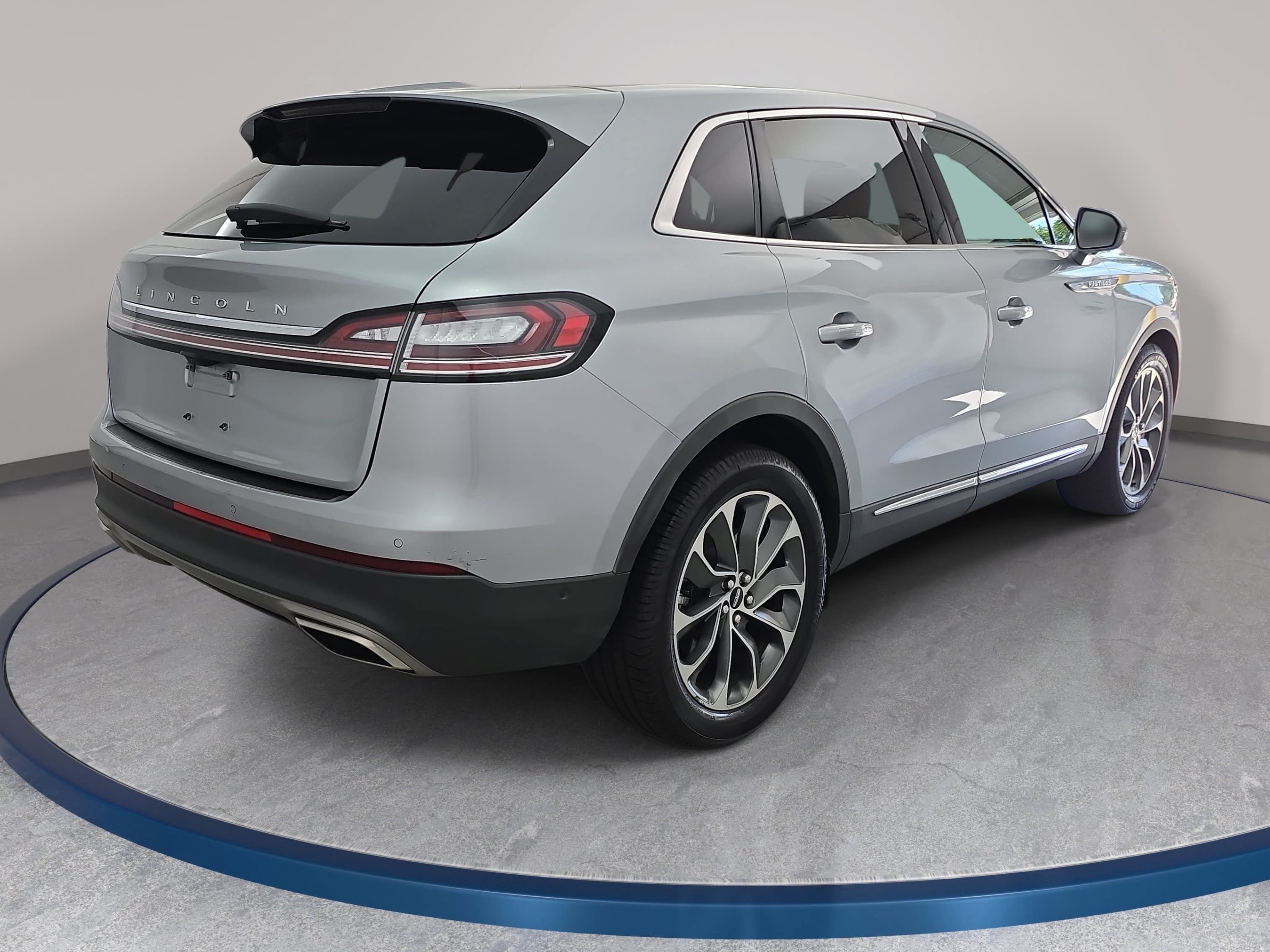 Used 2023 Lincoln Nautilus Reserve w/ Equipment Group 201A AWD/4WD image 5