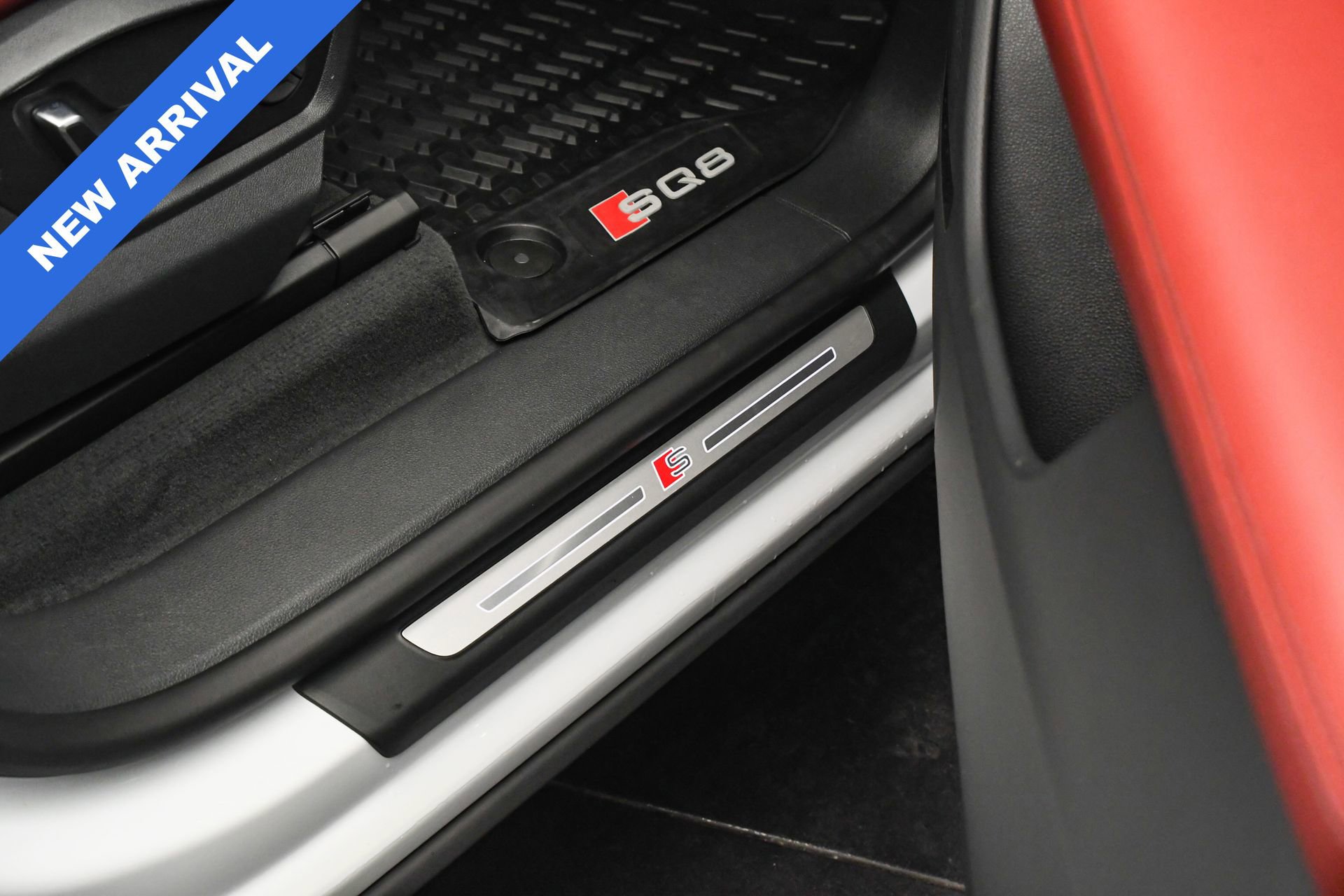 Used 2024 Audi SQ8 Premium Plus w/ Executive Package image 46