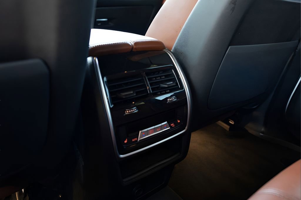 Used 2022 BMW X5 M50i w/ Executive Package AWD/4WD image 38