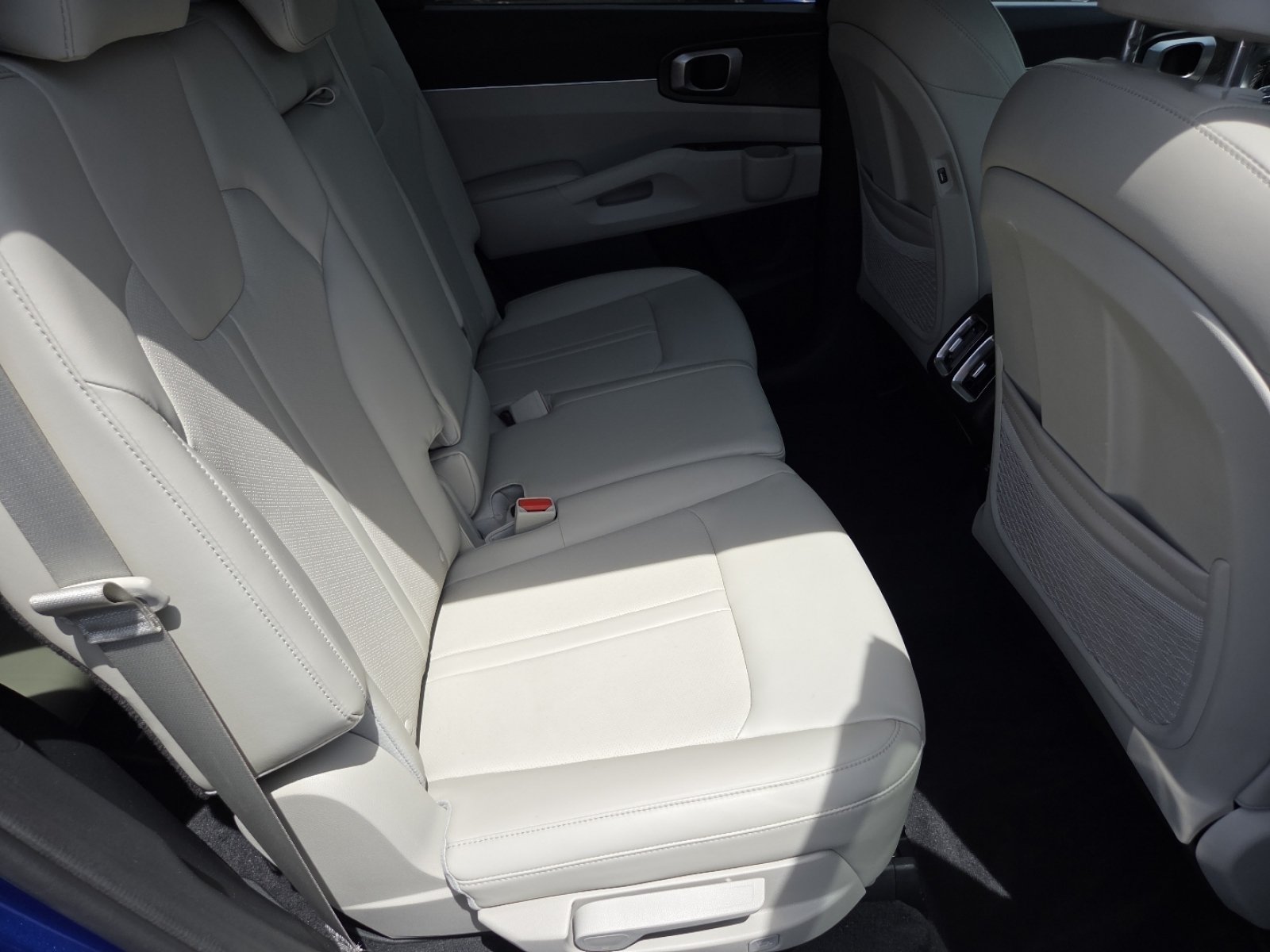 Used 2021 Kia Sorento S FWD image 25