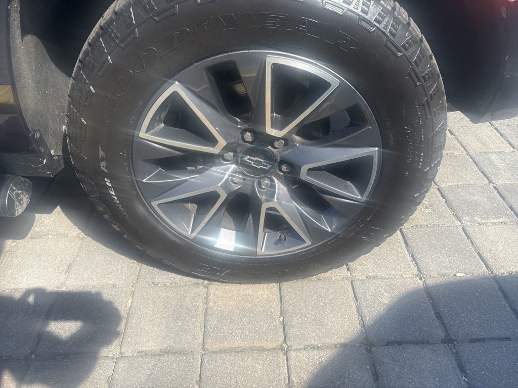 Used 2023 Chevrolet Tahoe Z71 image 28