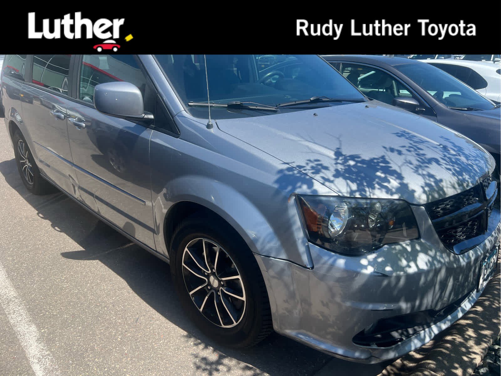 Used 2017 Dodge Grand Caravan SXT w/ Driver Convenience Group
