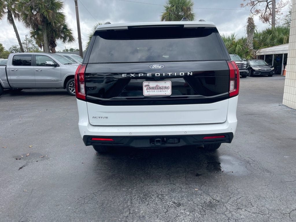 Used 2025 Ford Expedition Active AWD/4WD image 4