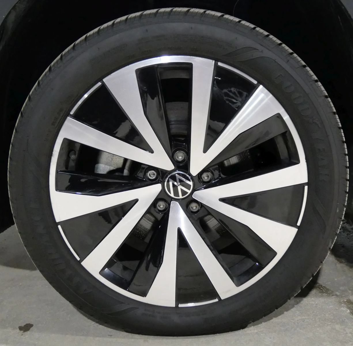Used 2023 Volkswagen Taos SE FWD image 26