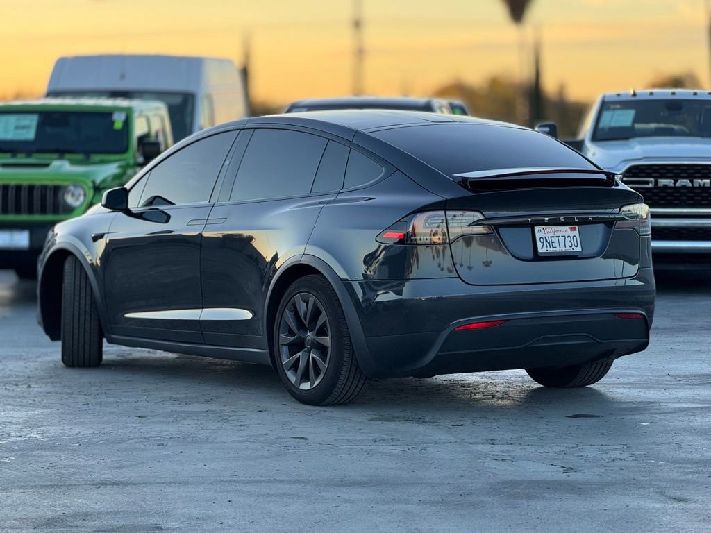 Used 2024 Tesla Model X image 2