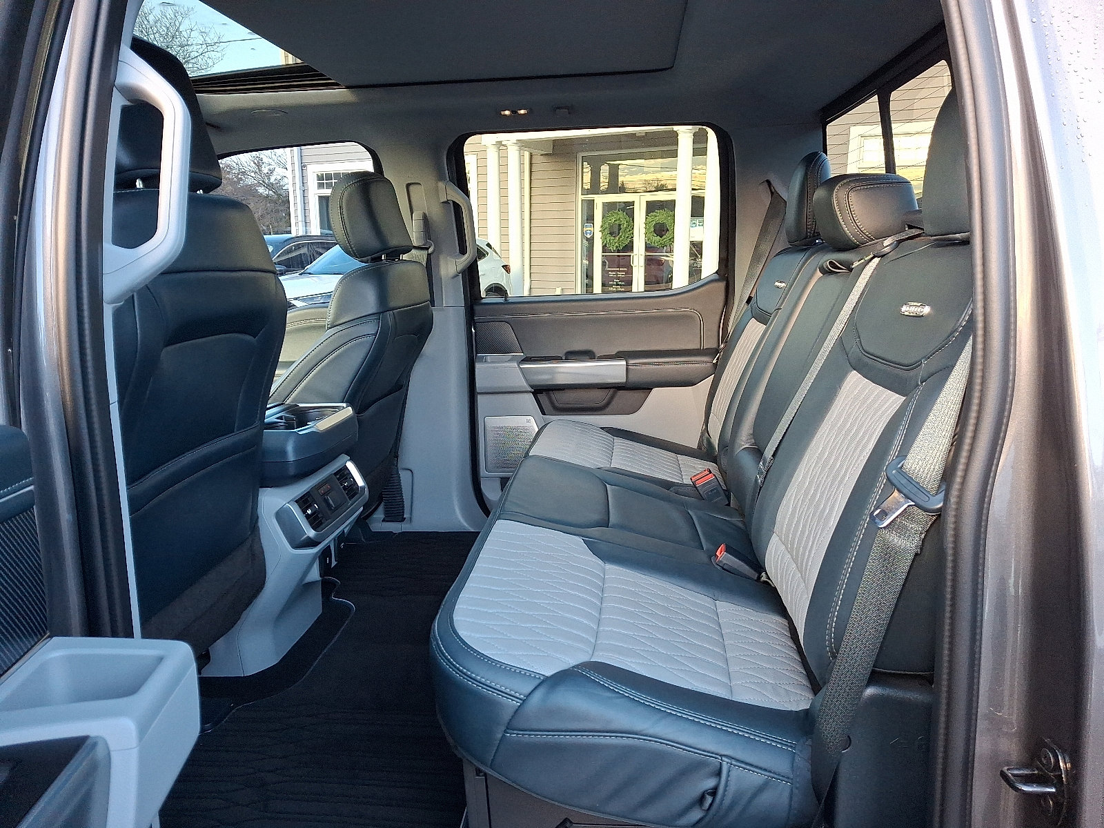 Used 2022 Ford F150 Limited image 11