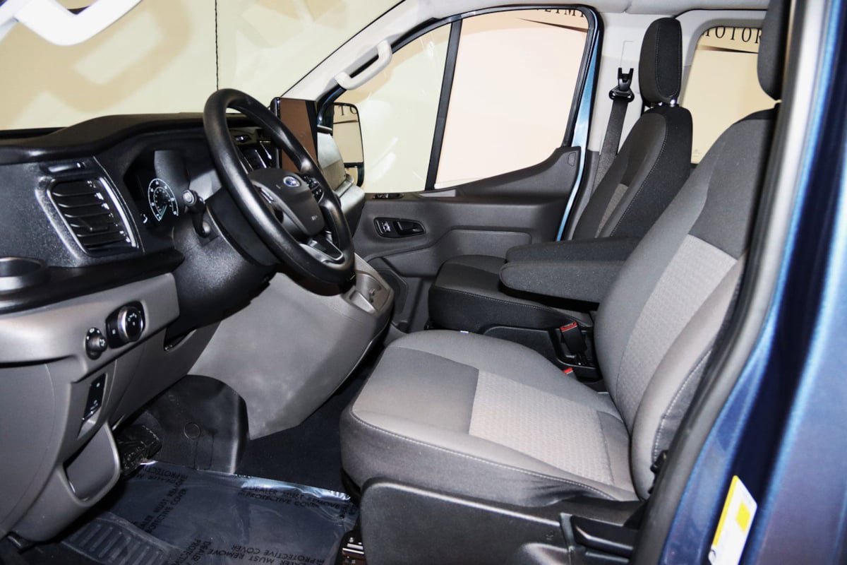 Used 2024 Ford Transit 350 XLT image 33