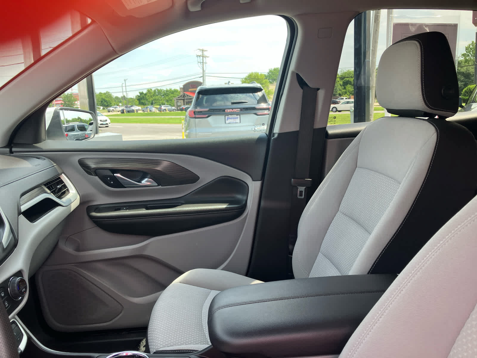 Used 2023 GMC Terrain SLE w/ Driver Convenience Package AWD/4WD image 10