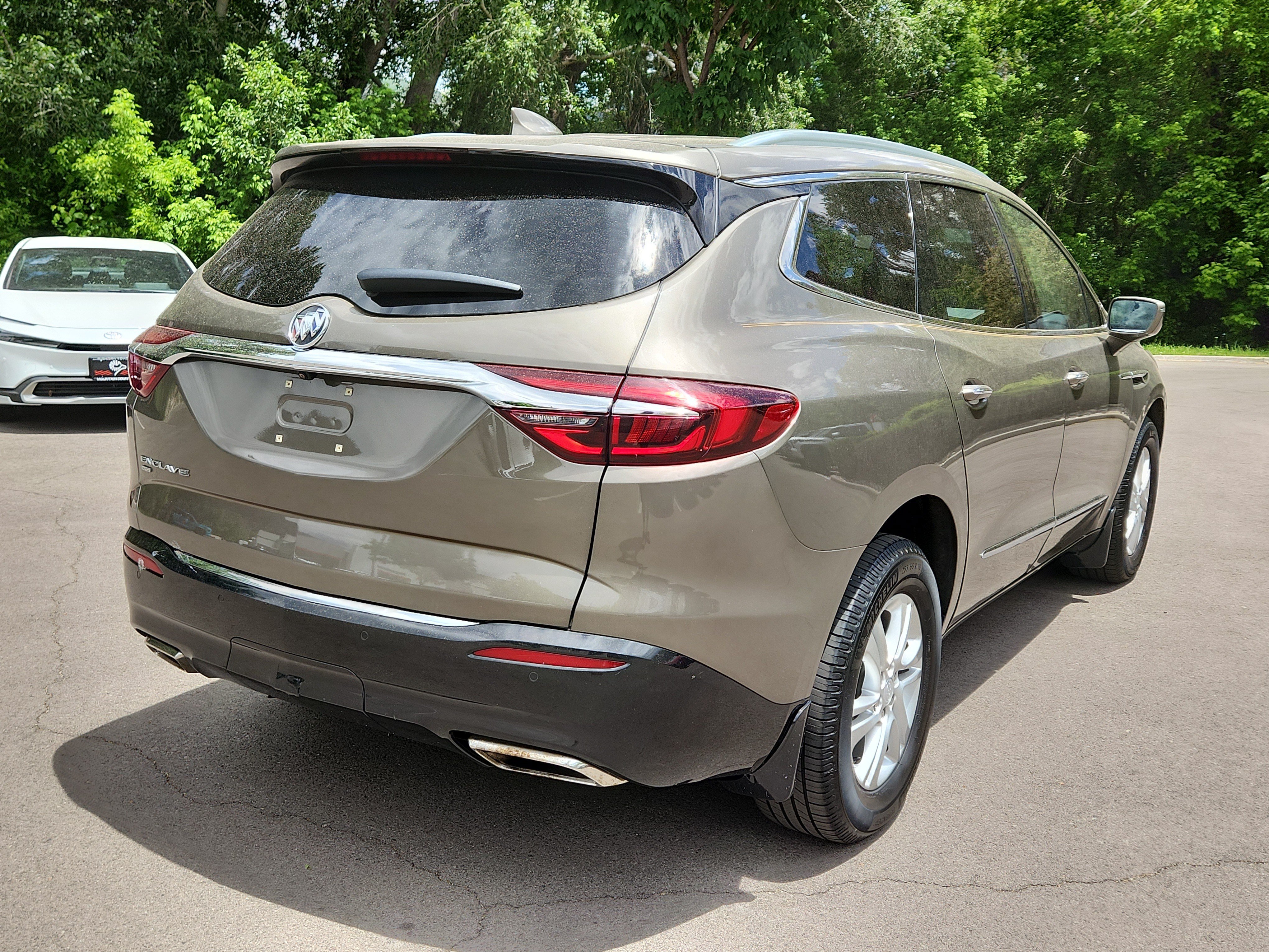 Used 2020 Buick Enclave Essence w/ LPO, Floor Liner Package AWD/4WD image 3