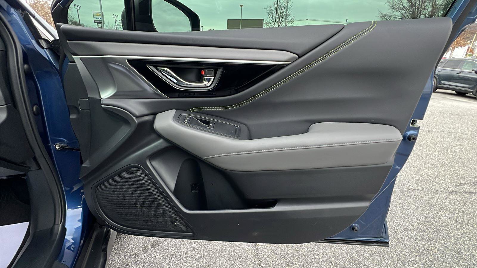 Used 2022 Subaru Outback Onyx Edition XT image 12