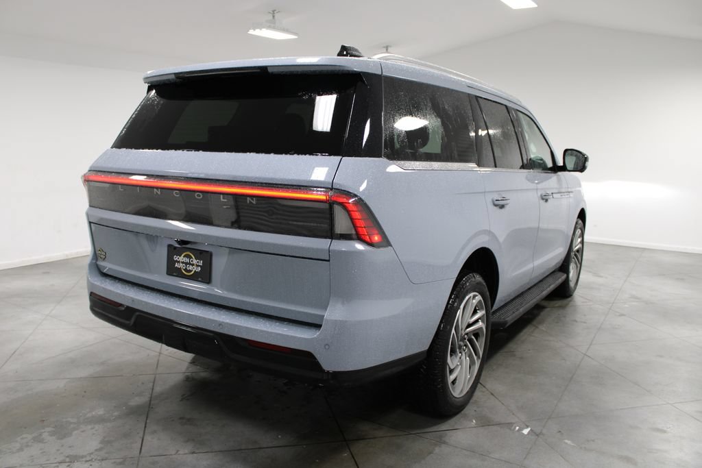 New 2027 Lincoln Navigator Premiere RWD image 8