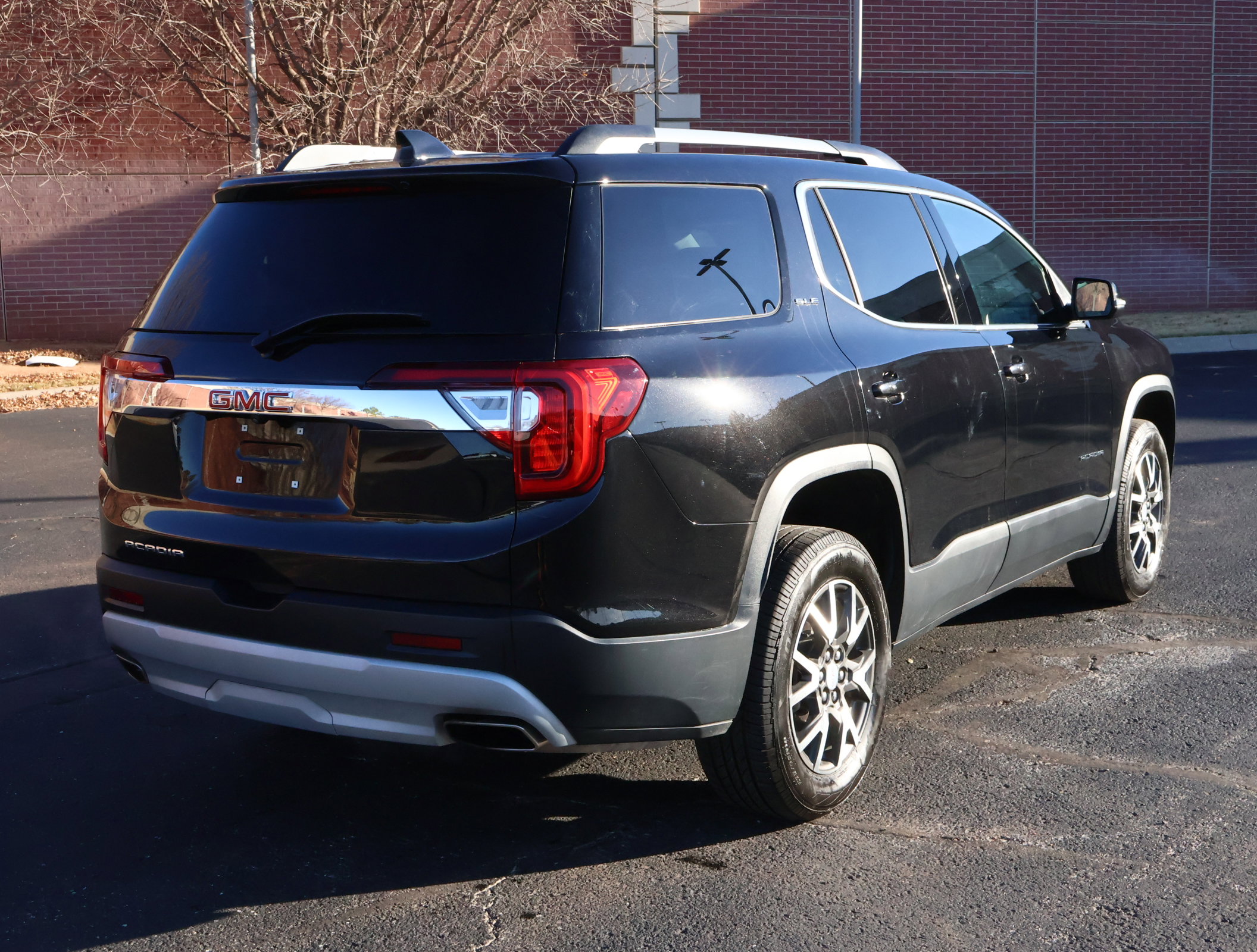 Used 2023 GMC Acadia SLE w/ Driver Convenience Package image 31