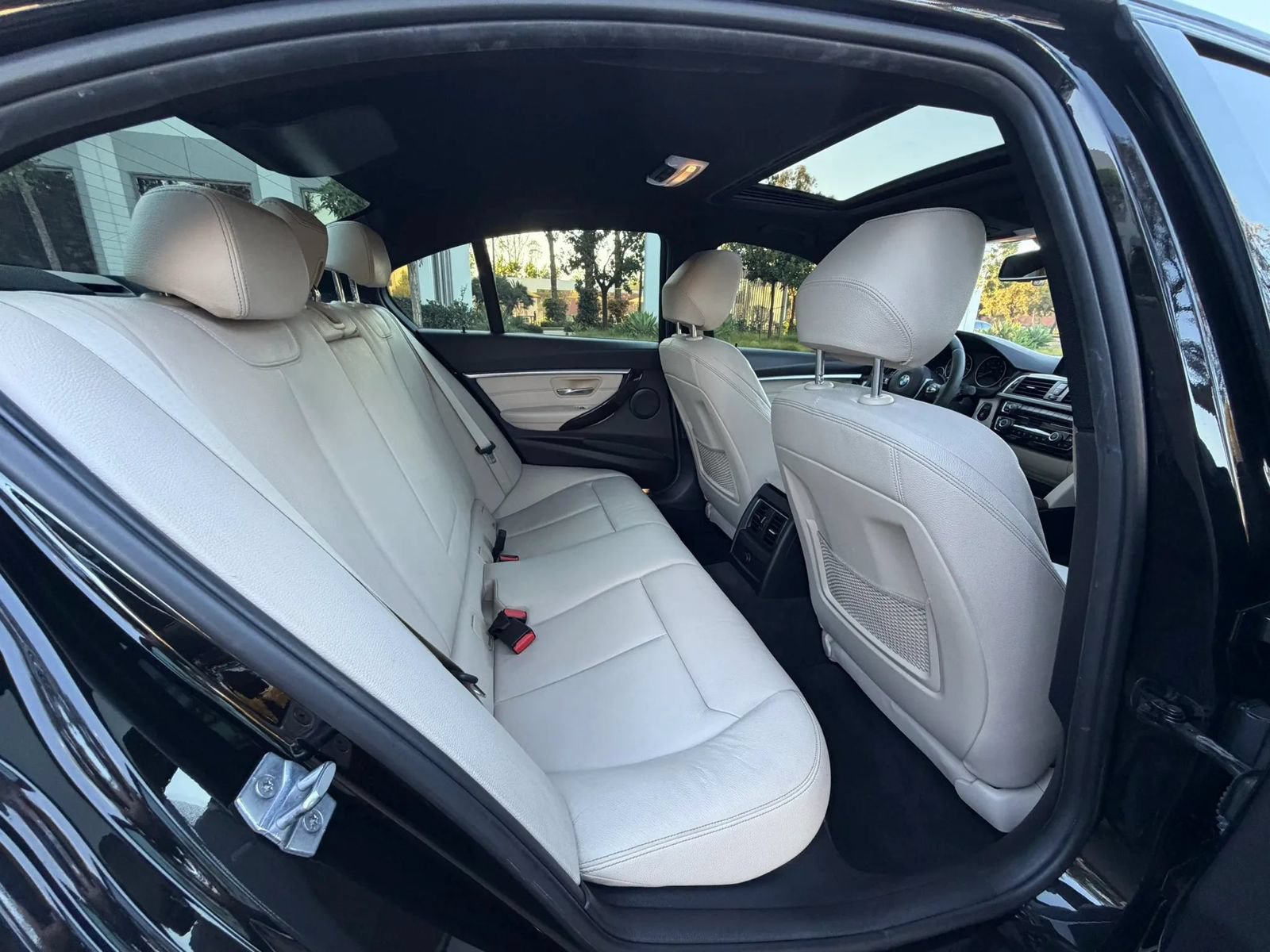 Used 2017 BMW 330i Sedan RWD image 12