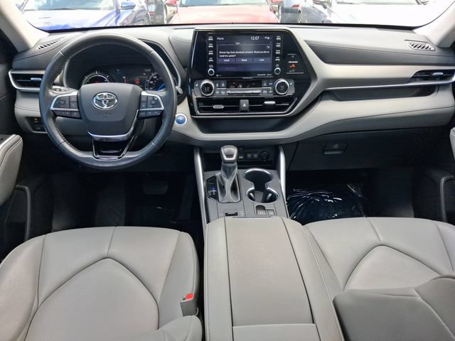 Used 2021 Toyota Highlander XLE FWD image 7