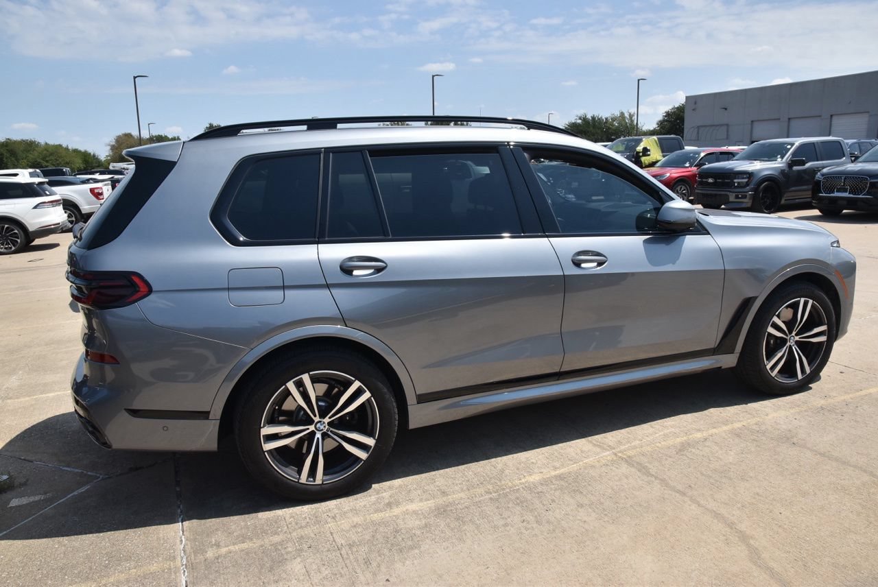 Used 2024 BMW X7 xDrive40i w/ M Sport Package AWD/4WD image 6