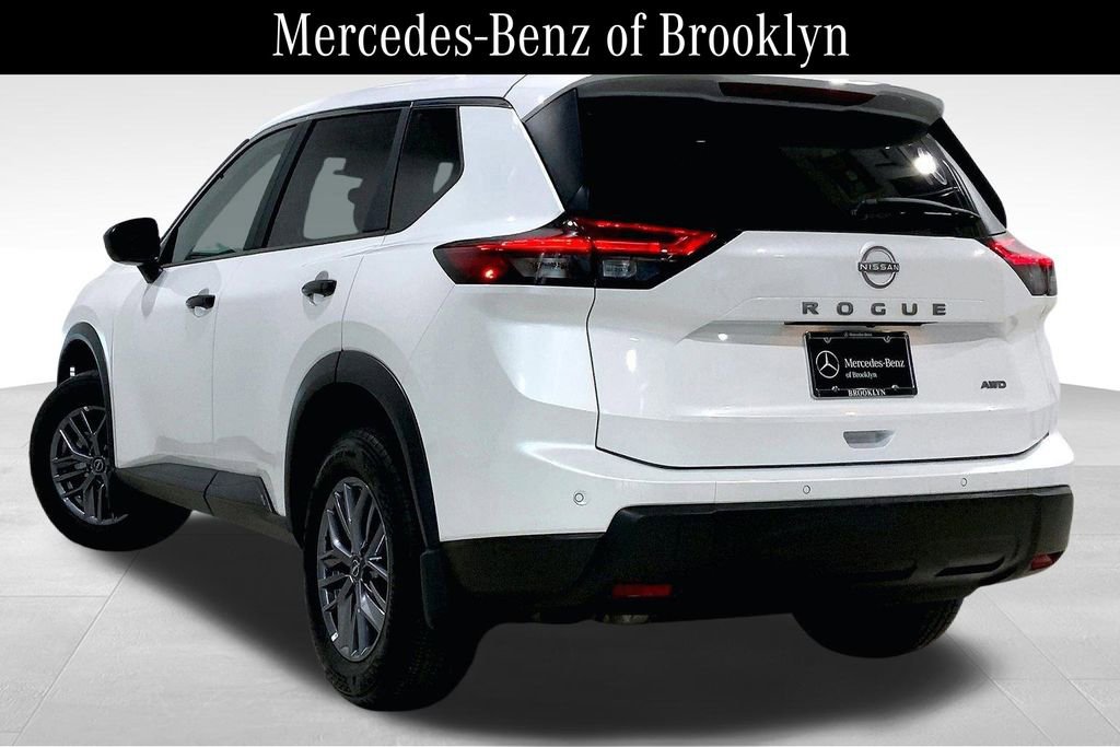 Used 2024 Nissan Rogue S image 11
