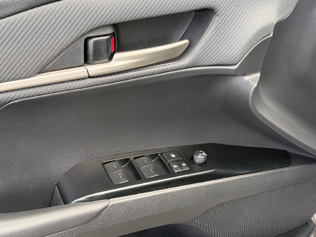 Used 2025 Toyota Camry SE FWD image 14