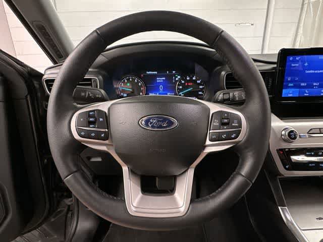 Used 2024 Ford Explorer XLT w/ Equipment Group 202A AWD/4WD image 7