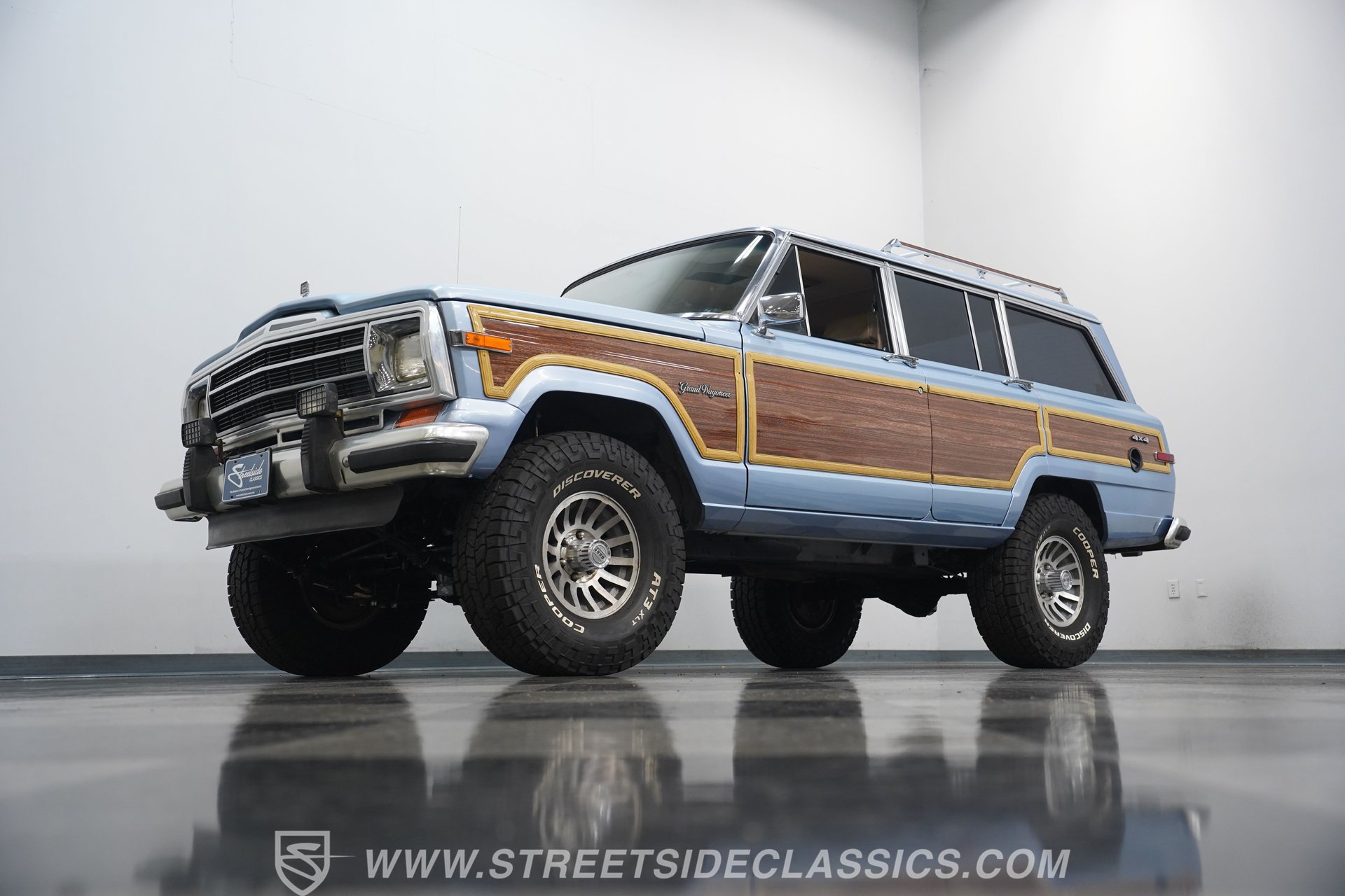 Used 1989 Jeep Grand Wagoneer AWD/4WD image 19