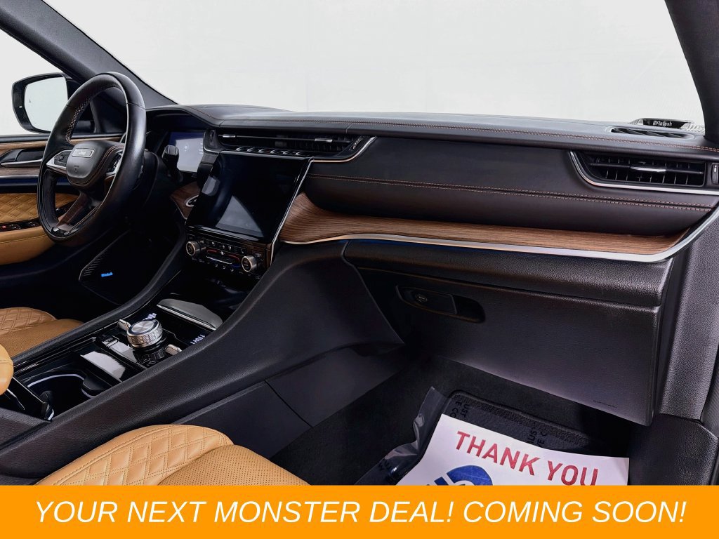 Used 2022 Jeep Grand Cherokee L Summit w/ Luxury Tech Group V AWD/4WD image 32