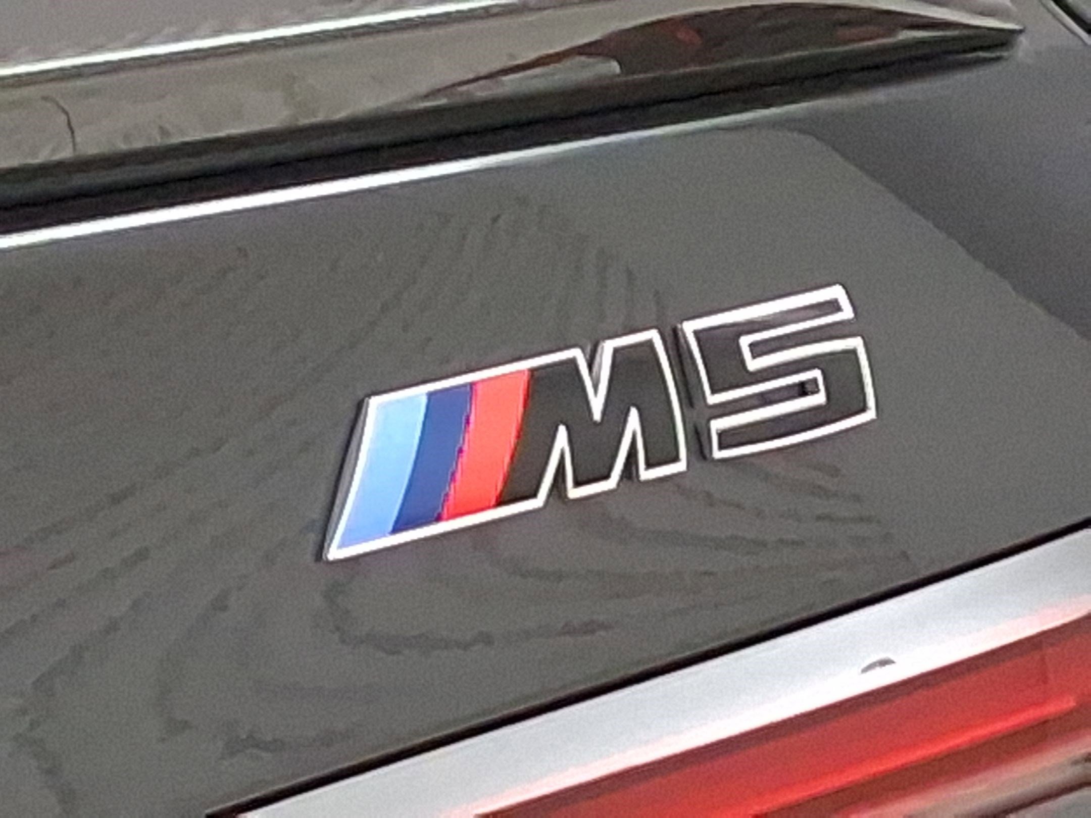 Used 2025 BMW M5 w/ Carbon Package image 21