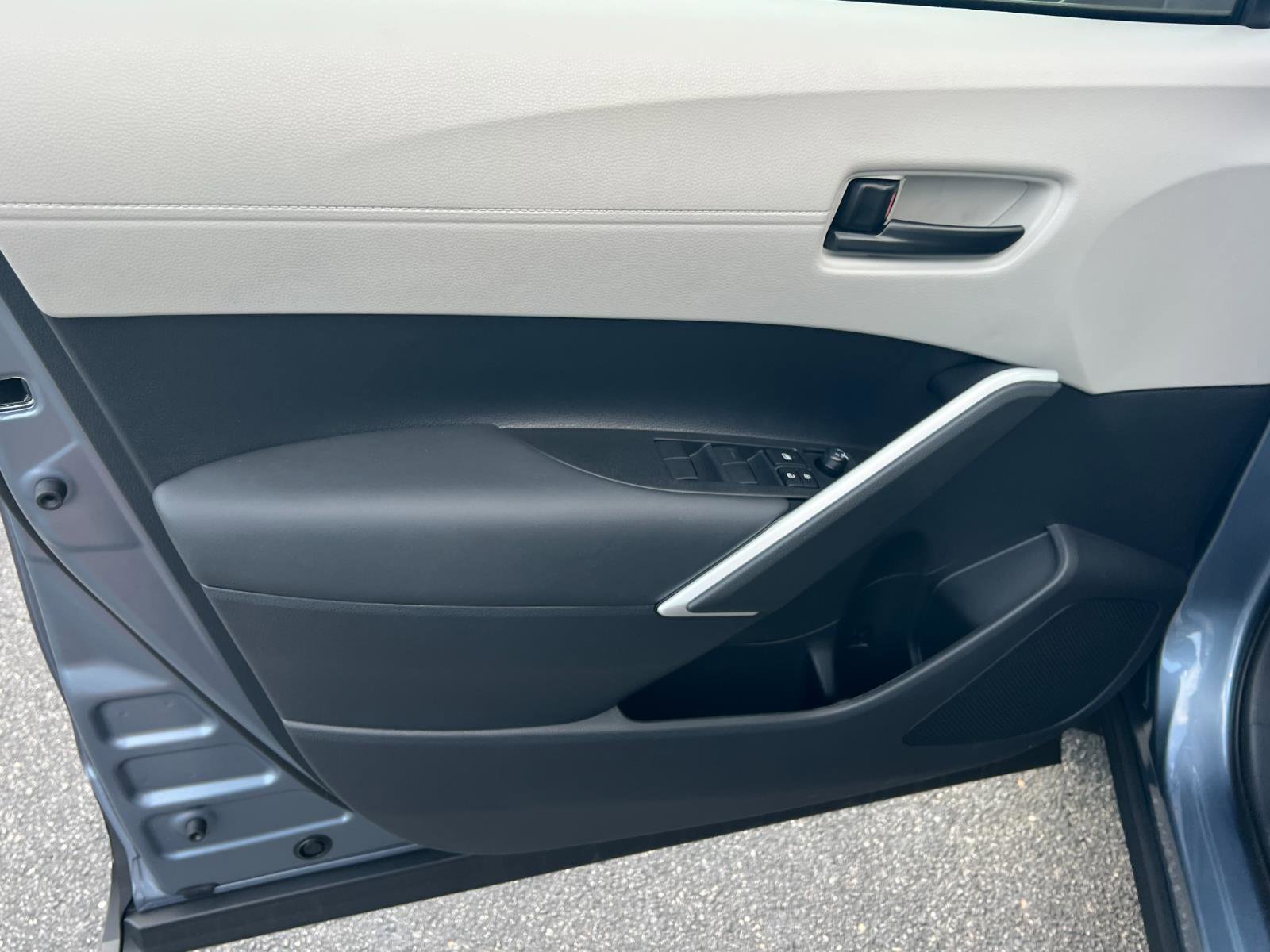 New 2026 Toyota Corolla Cross L image 17