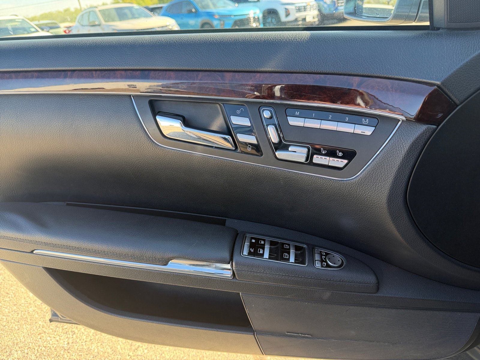 Used 2011 Mercedes-Benz S 550 4MATIC image 16